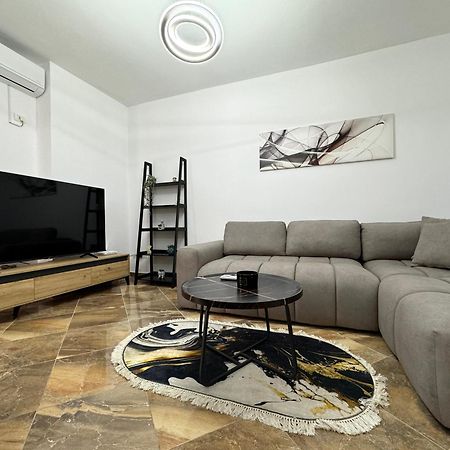 Luxury Apartments In City Center ドゥラス エクステリア 写真