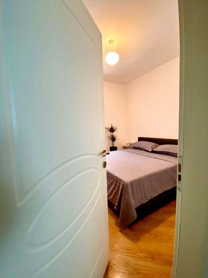 Luxury Apartments In City Center ドゥラス エクステリア 写真
