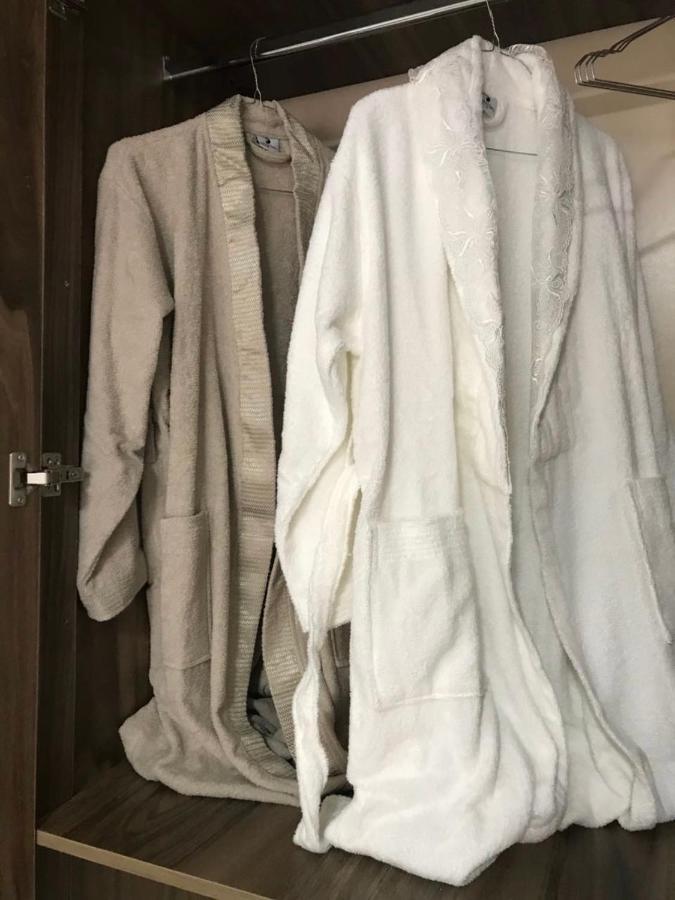 Luxury Apartments In City Center ドゥラス エクステリア 写真