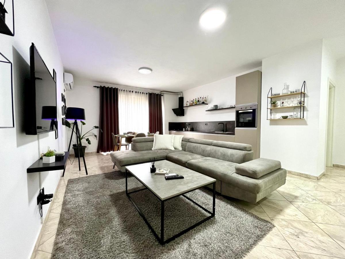 Luxury Apartments In City Center ドゥラス エクステリア 写真
