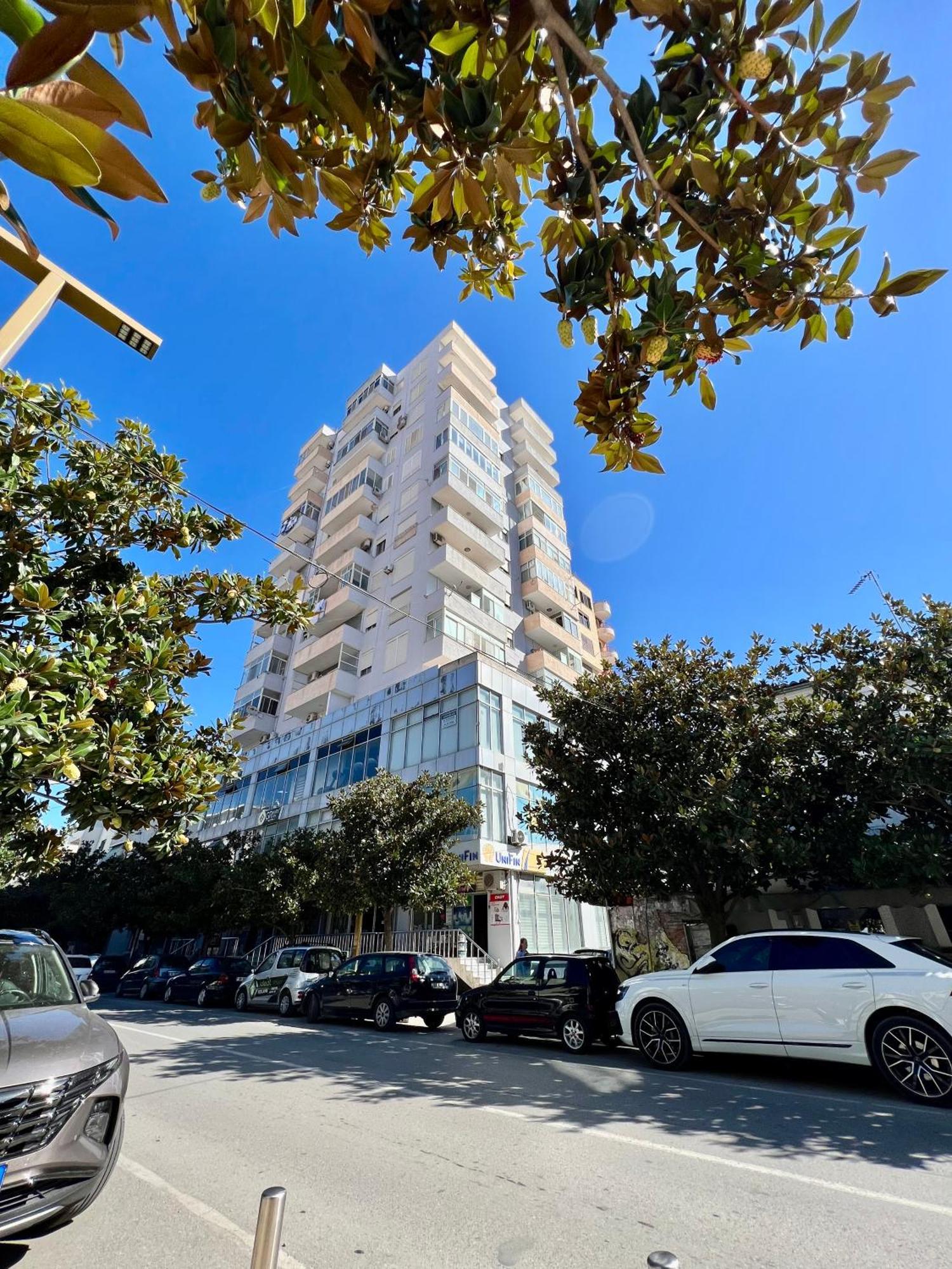 Luxury Apartments In City Center ドゥラス エクステリア 写真