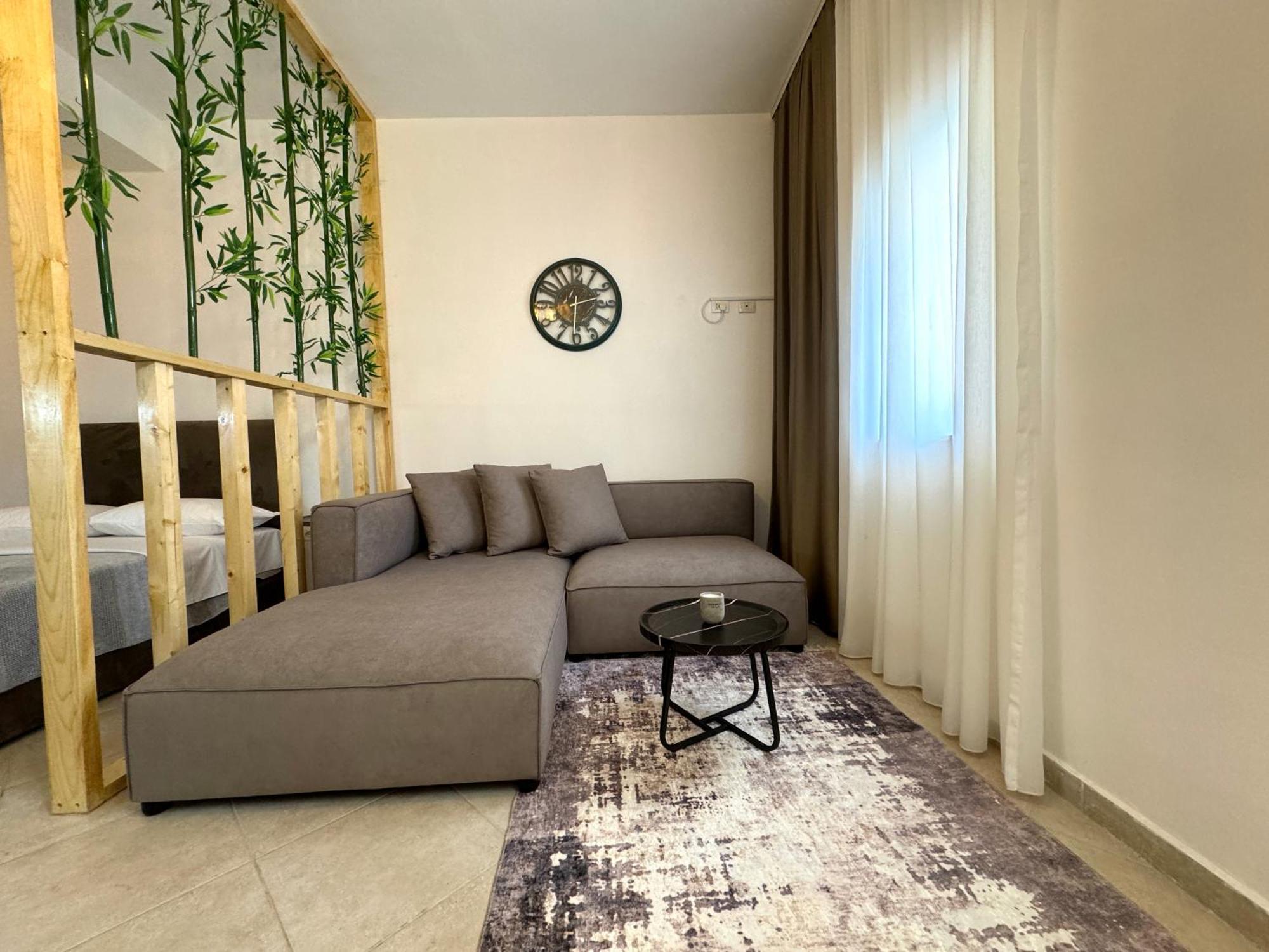 Luxury Apartments In City Center ドゥラス エクステリア 写真
