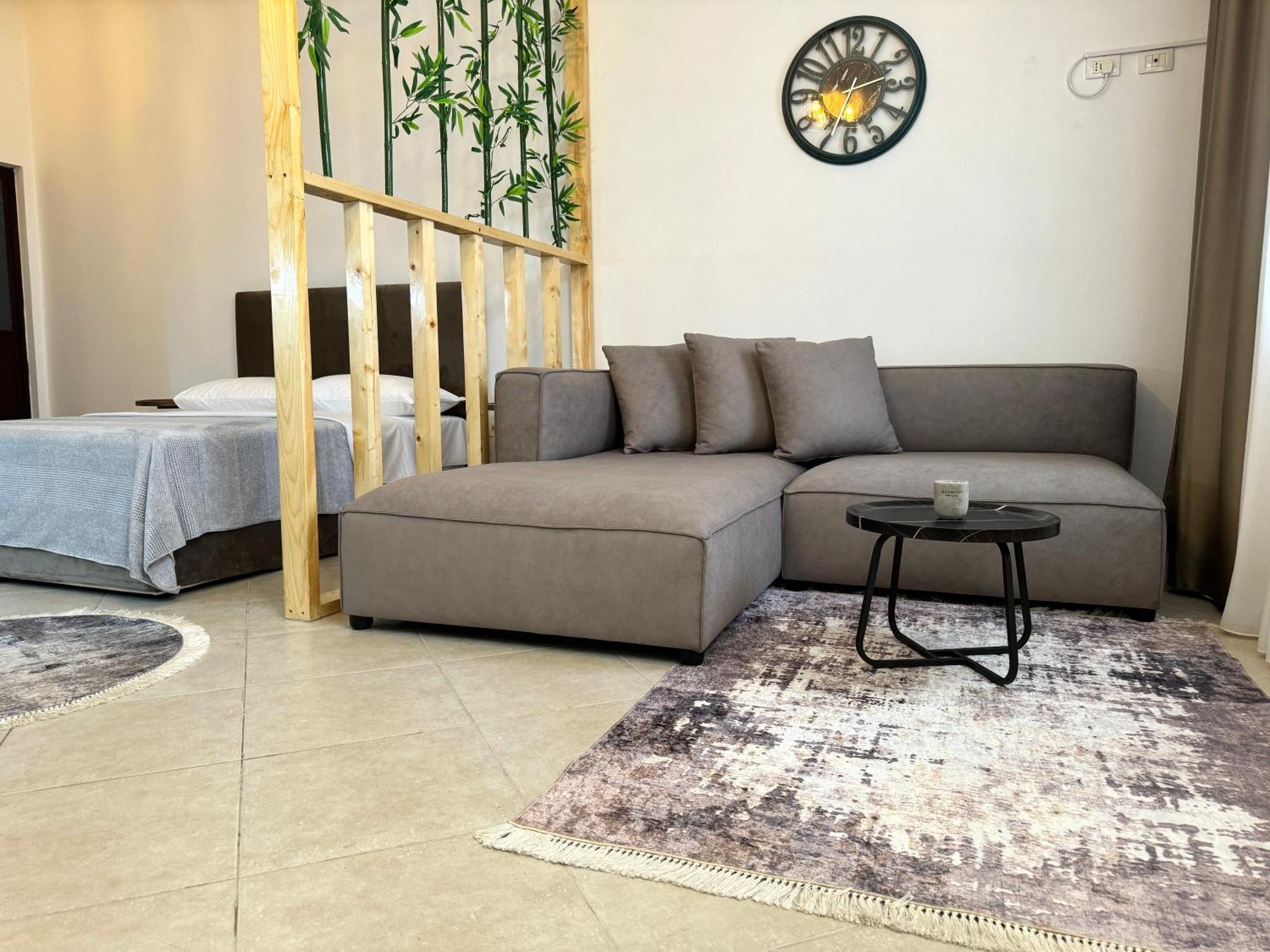 Luxury Apartments In City Center ドゥラス エクステリア 写真