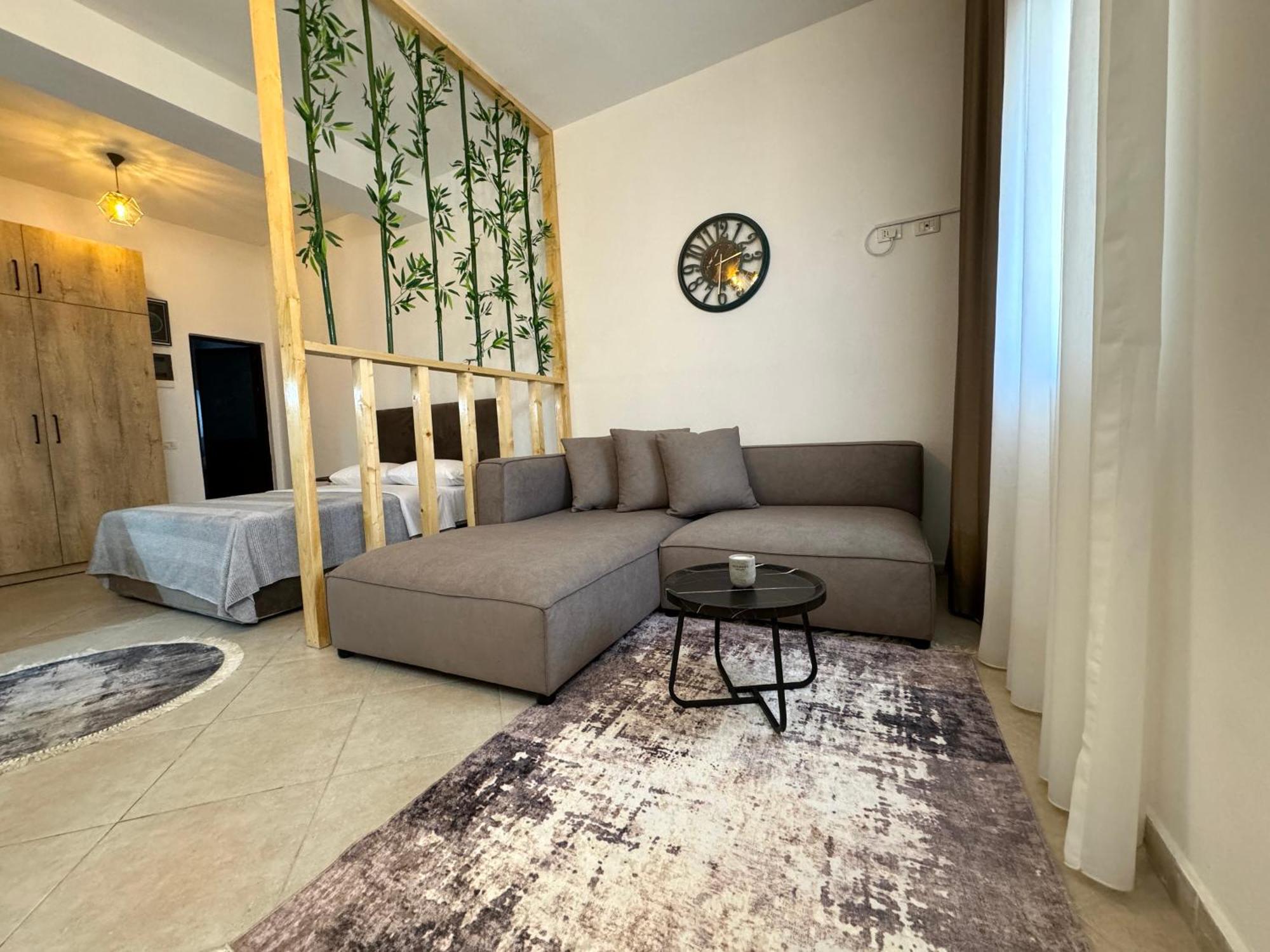 Luxury Apartments In City Center ドゥラス エクステリア 写真