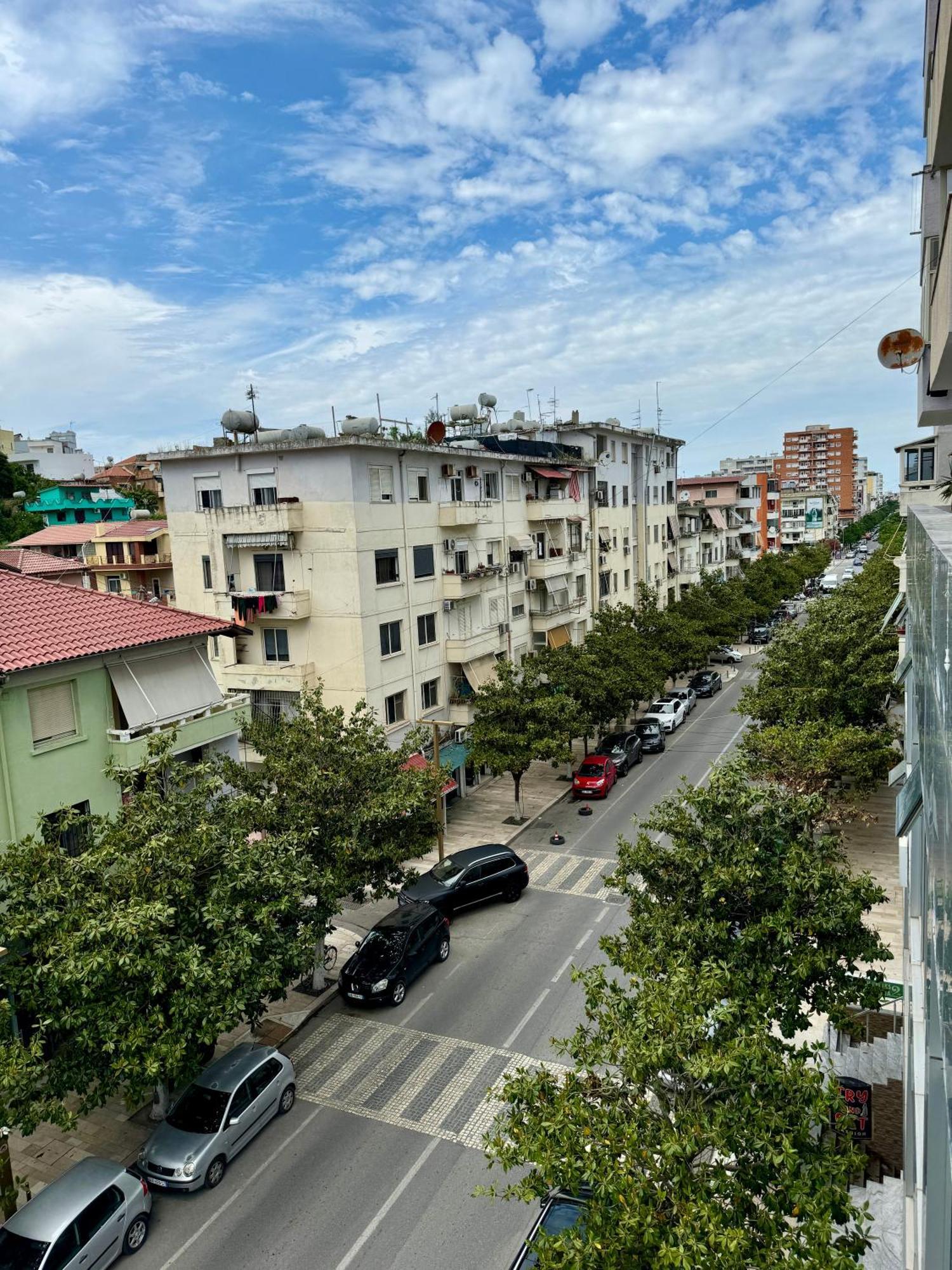 Luxury Apartments In City Center ドゥラス エクステリア 写真