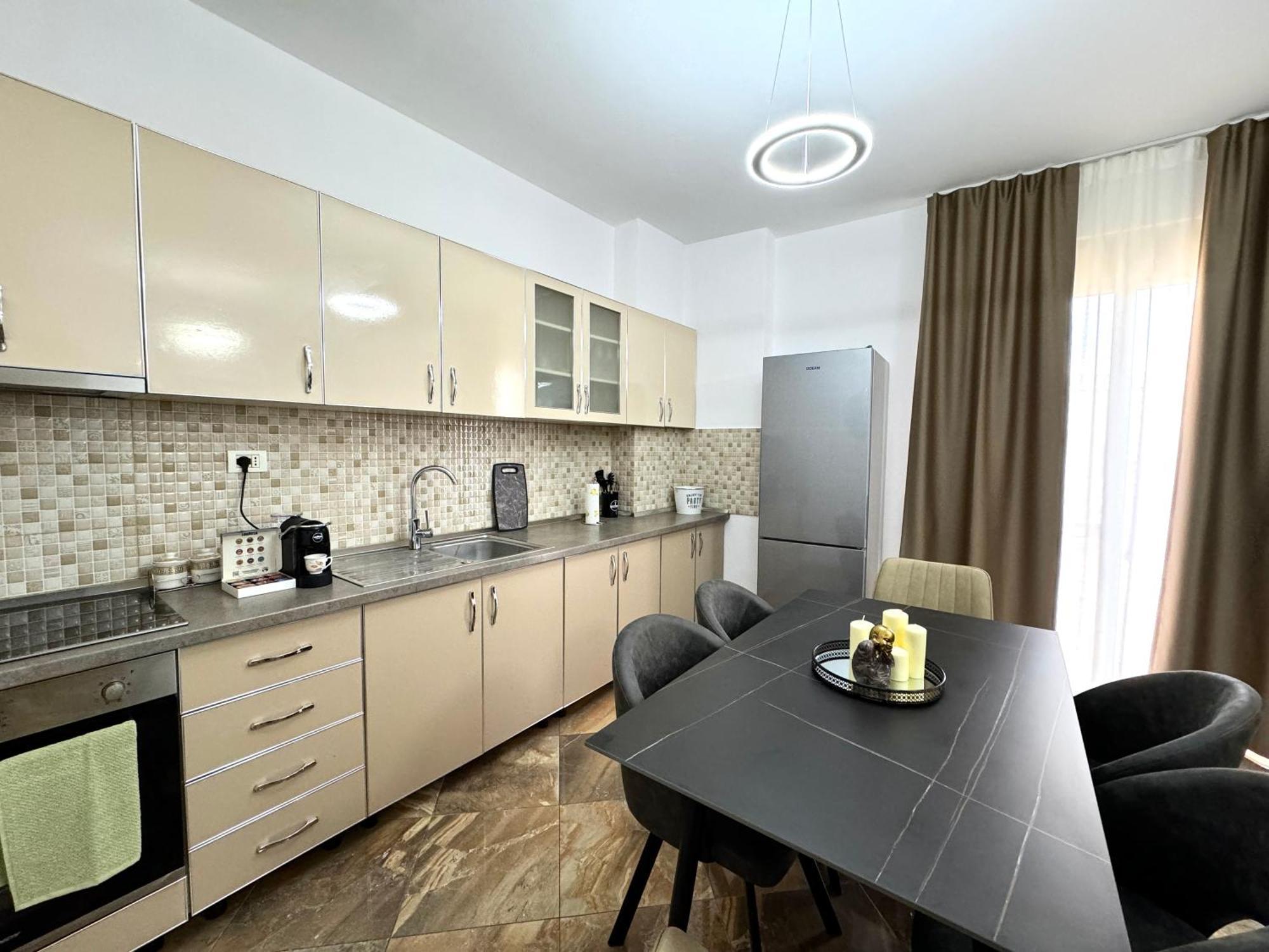 Luxury Apartments In City Center ドゥラス エクステリア 写真