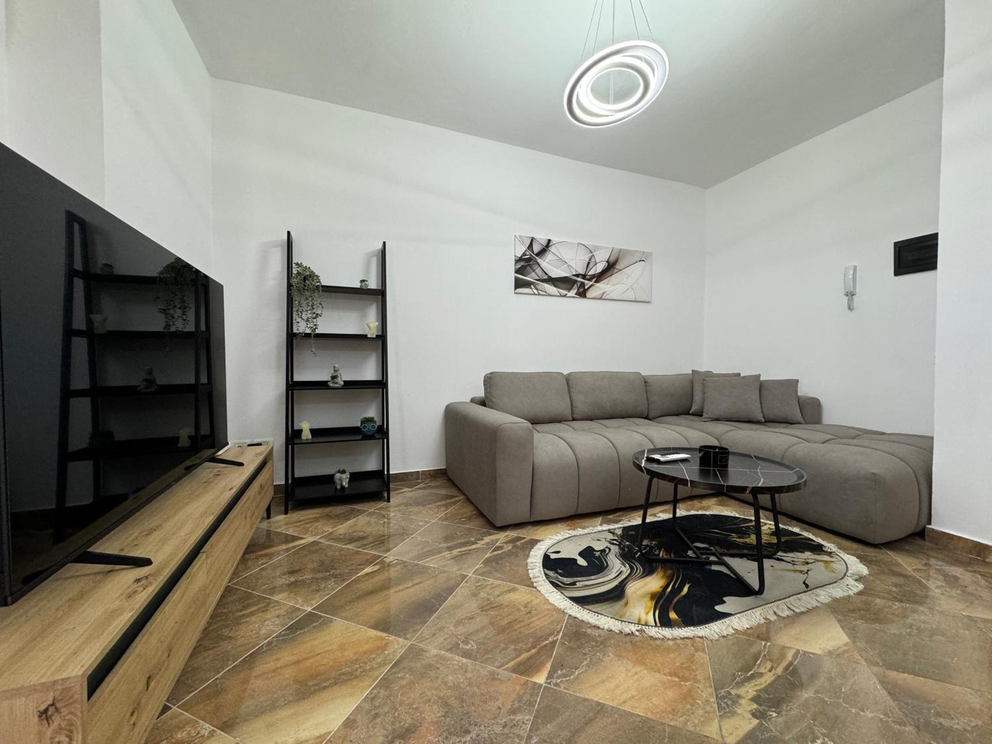 Luxury Apartments In City Center ドゥラス エクステリア 写真